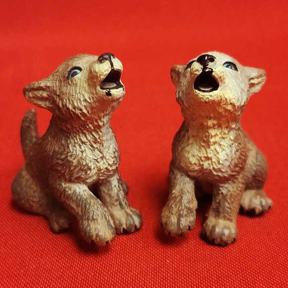 Wolf Pup Figurines Wild Safari North American Wildlife Collection 2007 - Picture 9 of 11